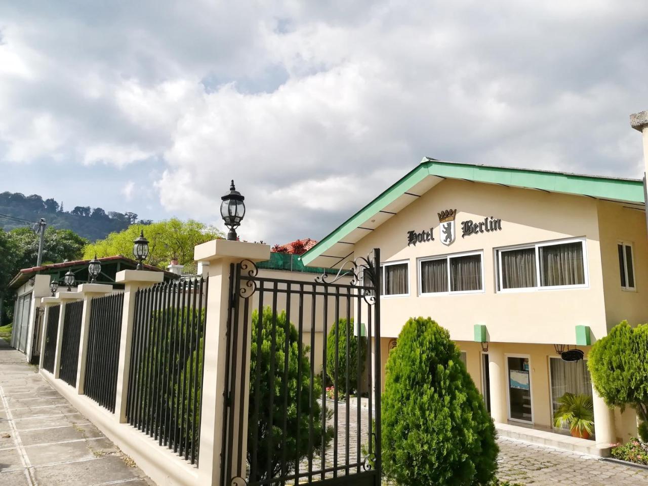 Hotel Berlin San Salvador Extérieur photo
