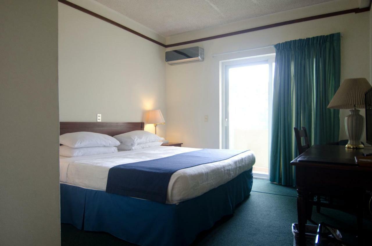 Hotel Berlin San Salvador Extérieur photo